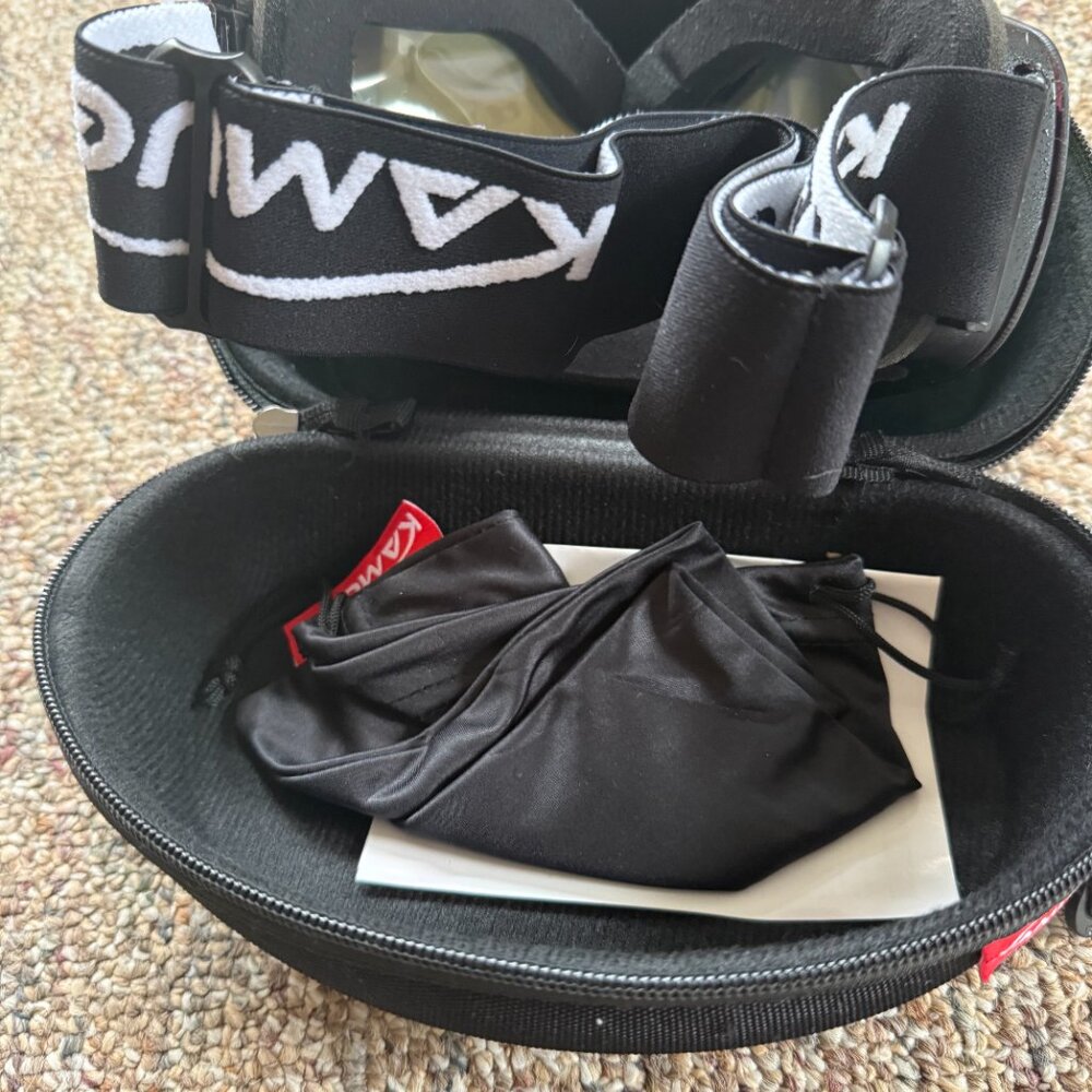 🏂✨ Kamugo Frameless Ski/Snowboard Goggles w/ Hard Case ✨🏂 - Picture 6 of 9
